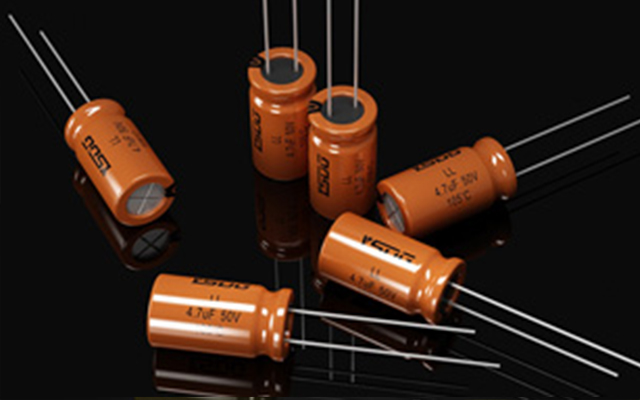 电解电容器
